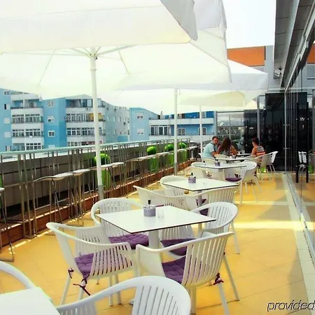 Relax فندق تيرانا