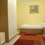 Relax Ξενοδοχείο Τίρανα
