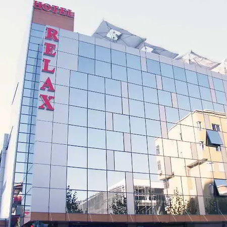 ホテル リラックス ティラナ