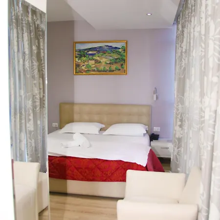 リラックス ティラナ