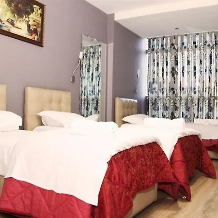 リラックス ティラナ