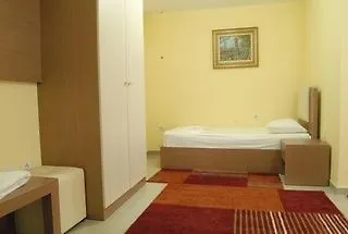 Relax Ξενοδοχείο Τίρανα