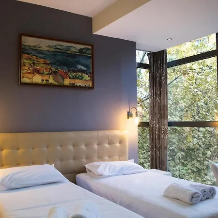 リラックス 3* ティラナ