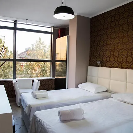 リラックス ティラナ