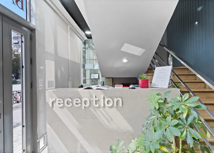 瑞拉克斯酒店 地拉那