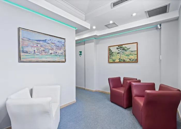 瑞拉克斯酒店 3* 地拉那