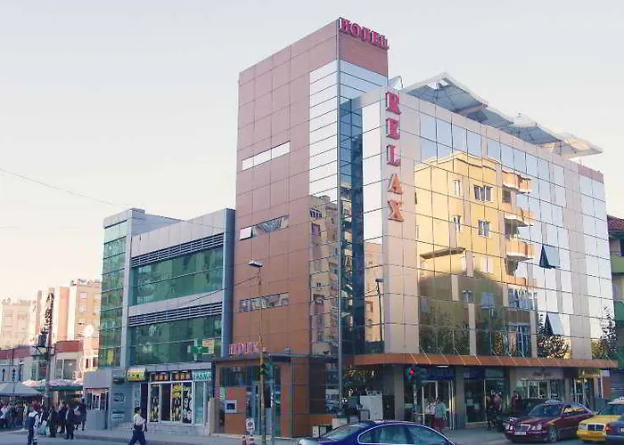 瑞拉克斯酒店 3*