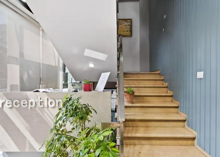 瑞拉克斯酒店 酒店 地拉那