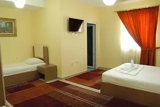 瑞拉克斯酒店 3*