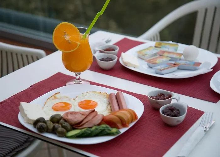 瑞拉克斯酒店 酒店 地拉那